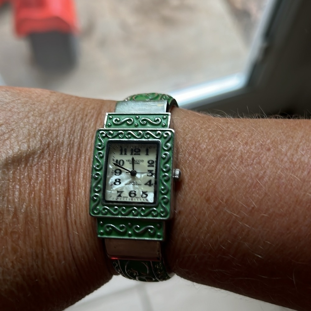 Blekon Collections Women's 25mm Rectangle Concho Intricate Cuff Bangle Watch - Picture 3 of 4